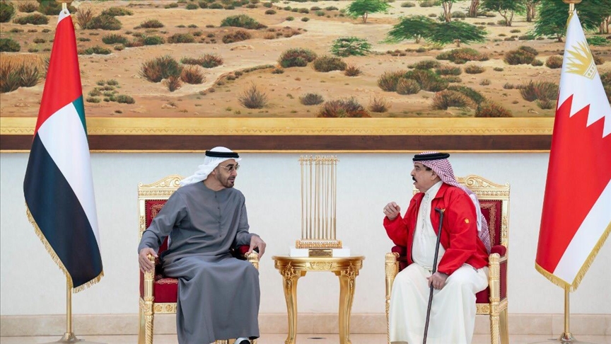  الإمارات والبحرين توقعان مذكرة تعاون عسكري
