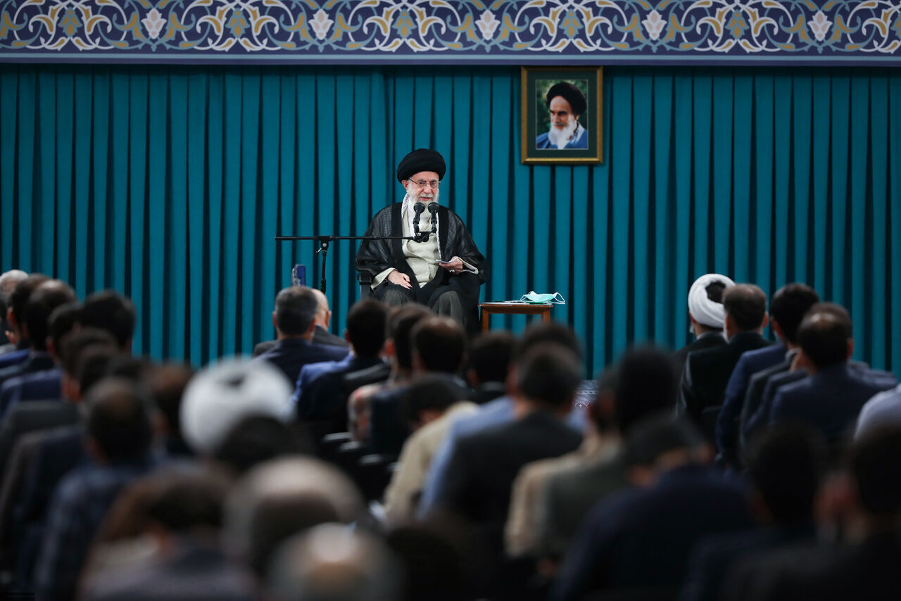 Imam Khamenei to receive Isfahan people in coming days