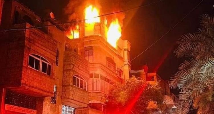 انتشال 21 جثة من داخل البناية السكنية التي اندلع فيها الحريق في غزة