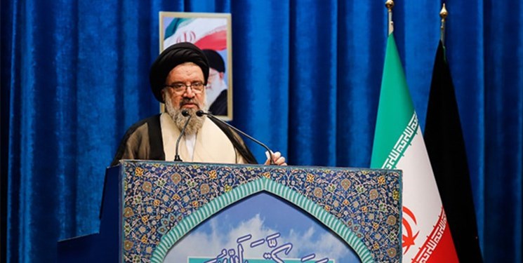 امام الجمعة المؤقت في طهران يلقي خطبة حول اعمال الشغب الأخيرة