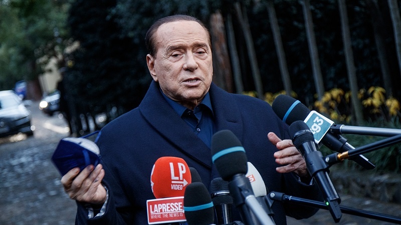Italia, Berlusconi su Manovra: zero tasse a chi assume i giovani