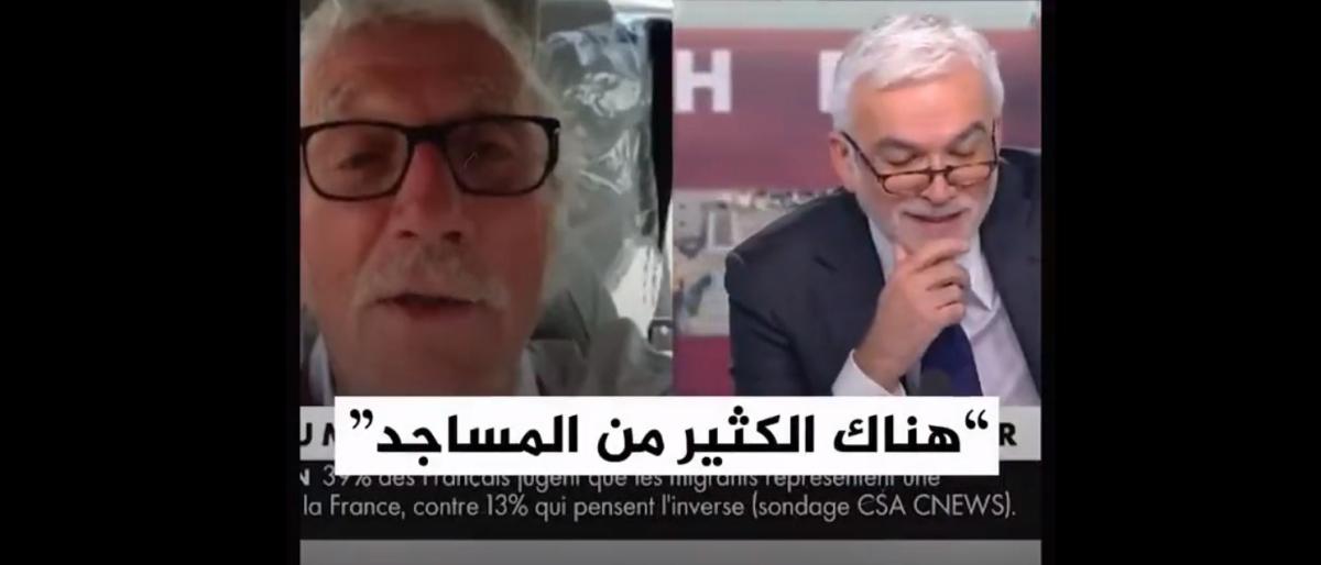 "توجد مساجد كثيرة في قطر".. صحفي فرنسي يثير غضب العرب المسلمين