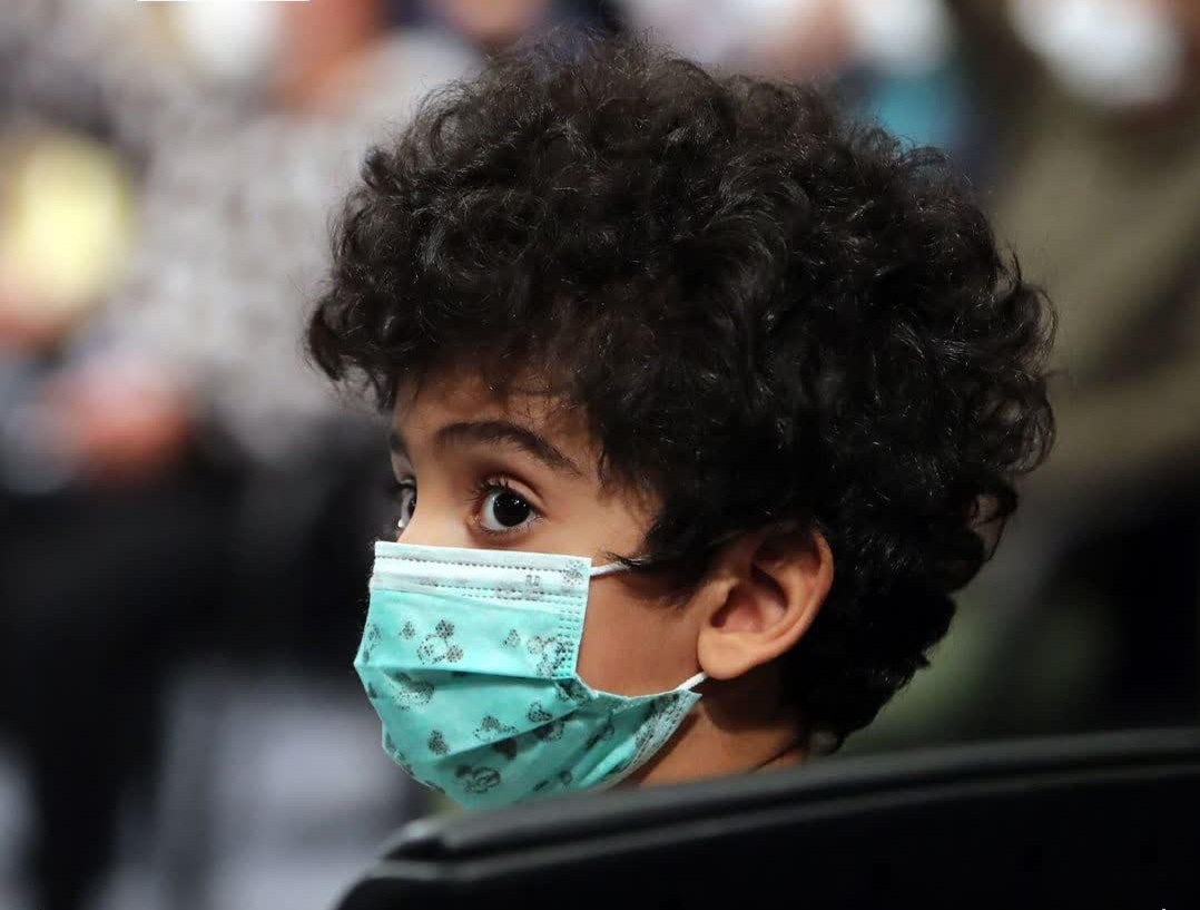 ویدئو/ دلجویی رهبر انقلاب از آرتین سرایداران و خانواده دانش آموز شهید حادثه شاهچراغ