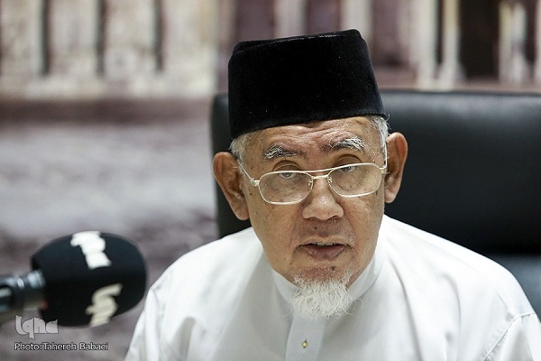 Top Malaysian official urges bringing perpetrates of Shiraz terrorist attack to justice  