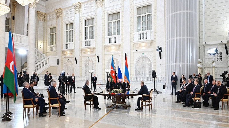 Встреча в Сочи завершилась: Баку и Ереван договорились воздерживаться от применения силы