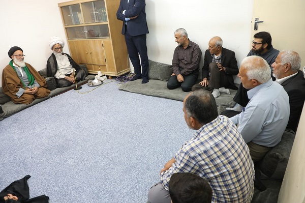 آية الله النجفي: أهمية التزام المرأة المؤمنة بسيرة السيدة فاطمة الزهراء (ع)