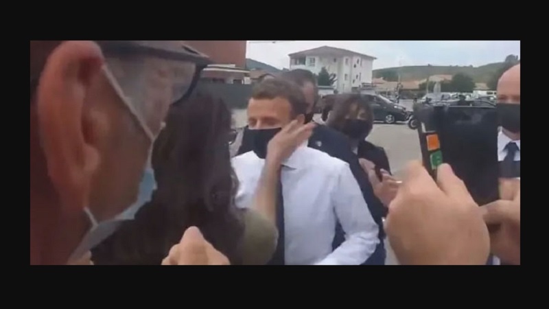 Macron'a protestocudan tokat