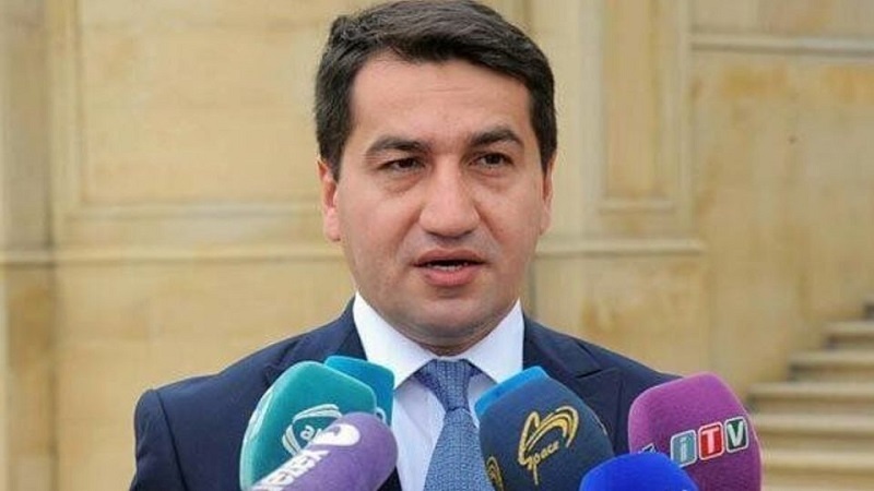 Aliyev'in yardımcısı Hikmet Hacıyev Velayeti'nin tutumunu takdir etti