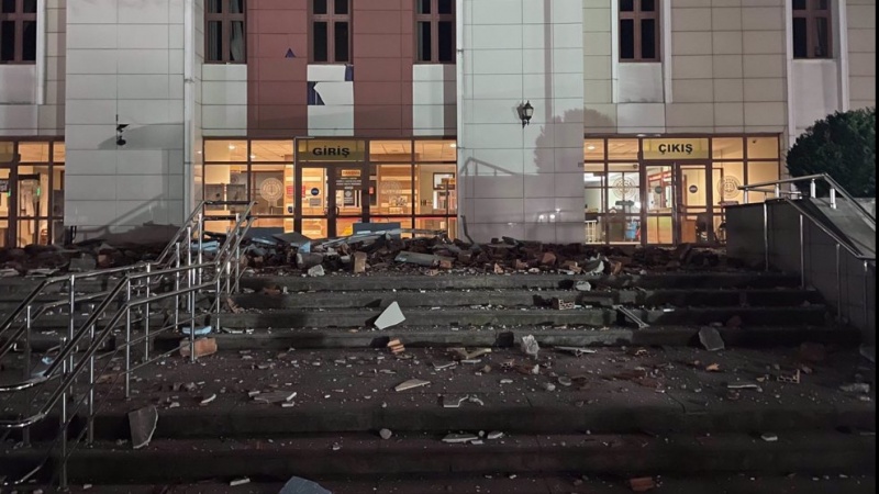 Dutzende Verletzte bei Erdbeben in Türkei