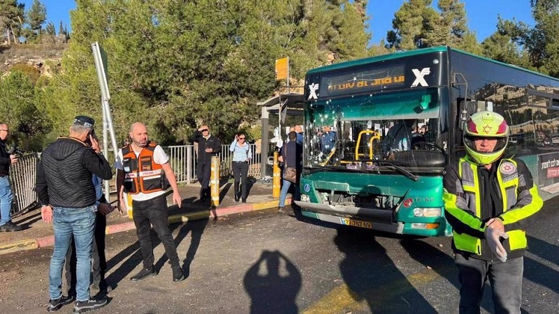 Al Quds, 2 esplosioni nei pressi di fermata autobusa: un morto e 31 feriti Al Quds, 2 esplosioni nei pressi di fermata autobusa: un morto e 31 feriti