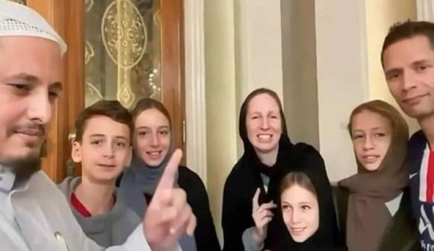 Brazilian family converted to Islam in Qatar