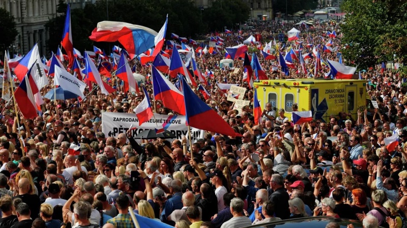 Демонстрации чешского народа против политики правительства в поддержку Украины