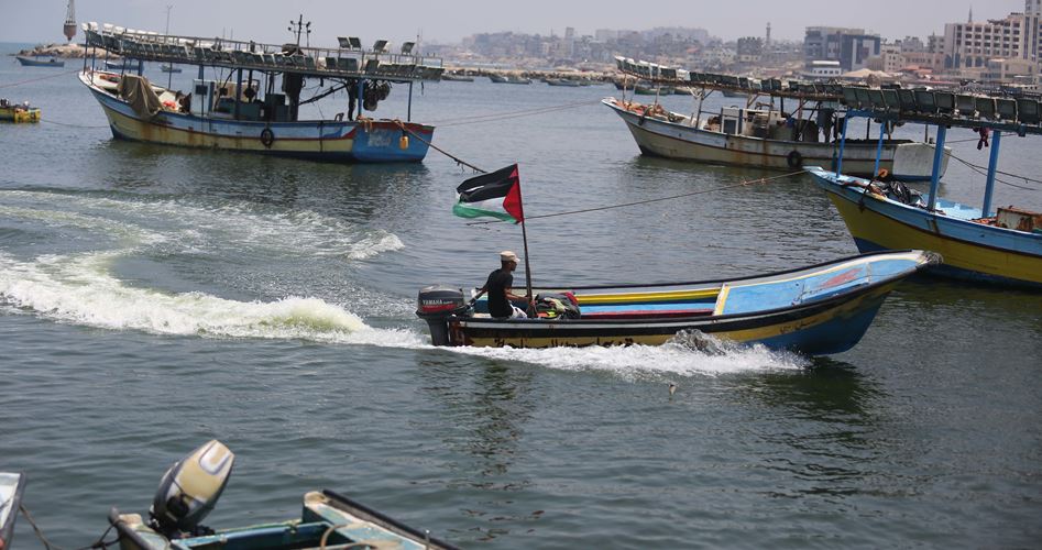 Israeli occupation forces arrests 6 Palestinian fishermen off Rafah shores