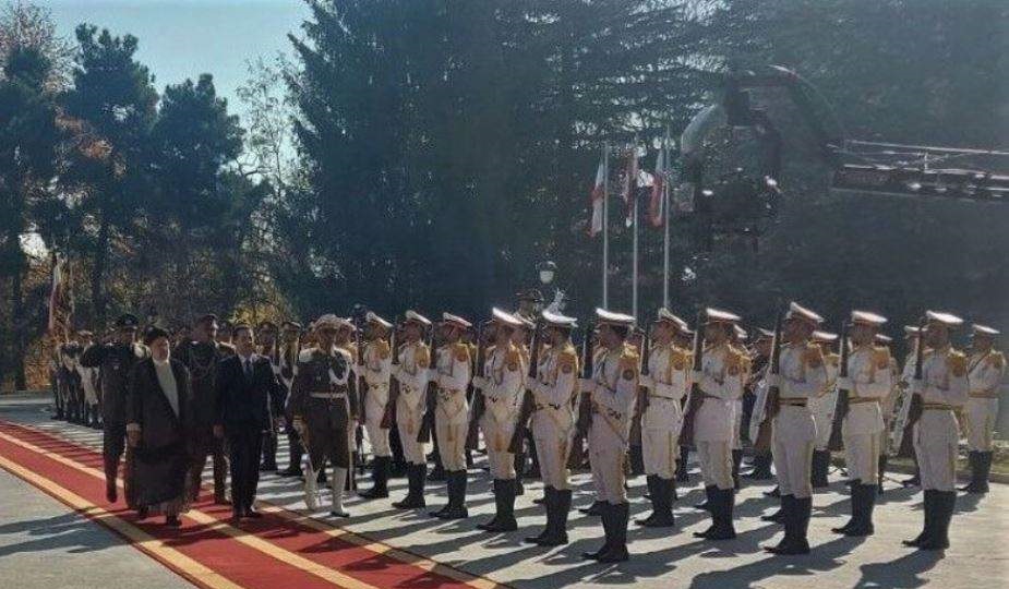 عراقی وزیراعظم کی تہران آمد، ایرانی صدر آیت‌ الله رئیسی نے کیا استقبال