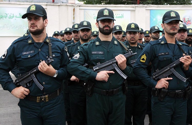 حرس الثورة یعتقل عمیل لجهاز استخبارات التابع لاحدی الدول المطلة على الخليج الفارسي