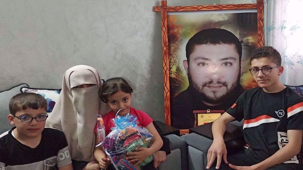  Palestinian prisoner’s wife: Israeli regime demoralizing prisoners