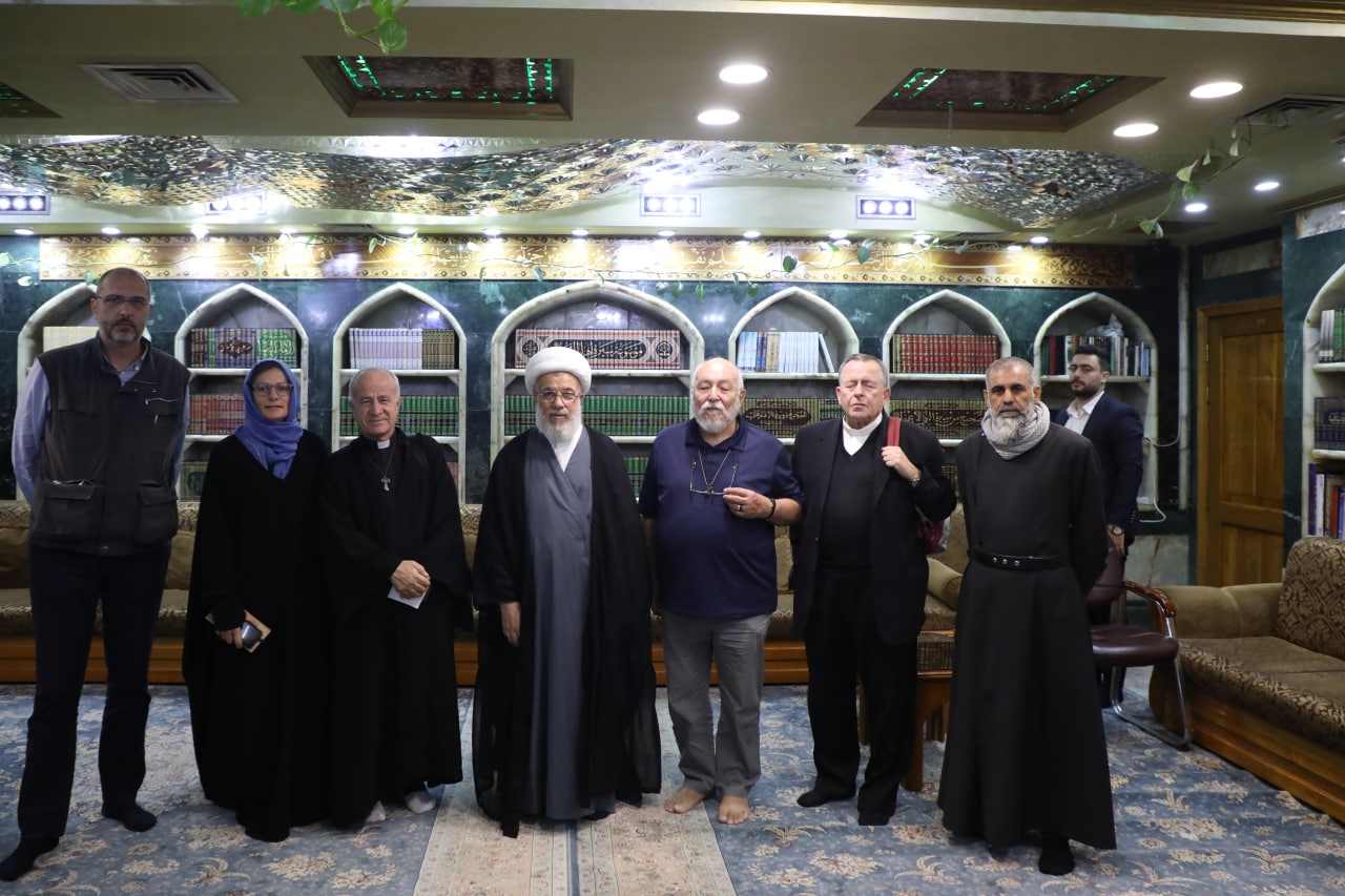 نشراً لروح المحبة والسلام.. ممثل المرجع السيستاني يستقبل وفداً ايطالياً