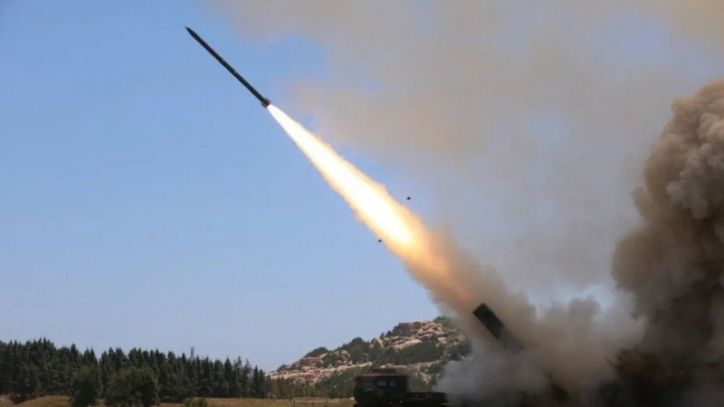 韓国軍、「北朝鮮がミサイル4発発射」