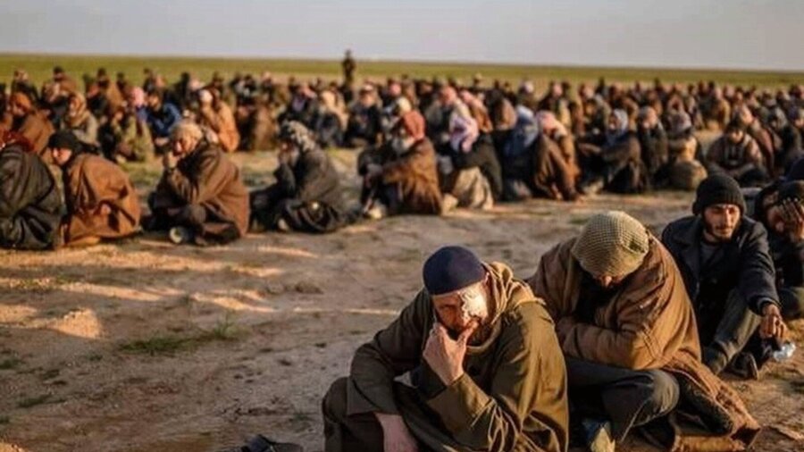 قوات سوريا الديمقراطية تسلّم 50 عنصراً داعشيا إلى مكافحة الإرهاب في نينوى