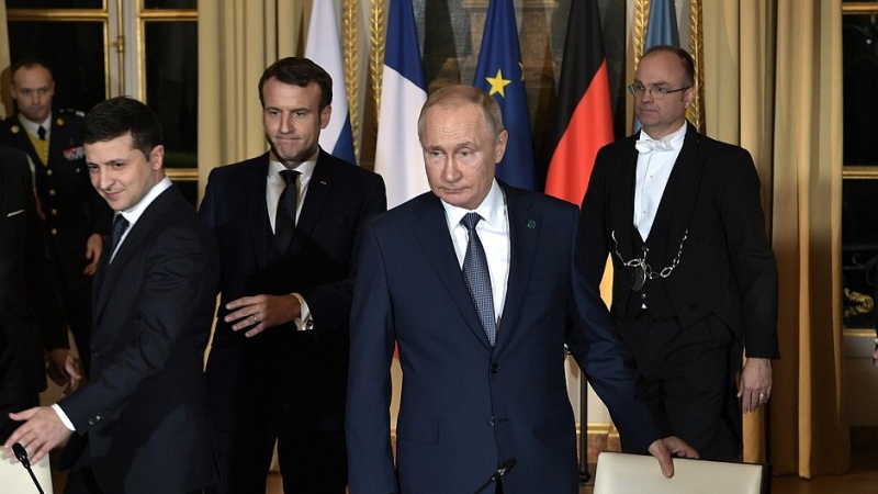 仏大統領、「ウクライナ大統領によるプーチン氏との交渉拒否は過激な決定」