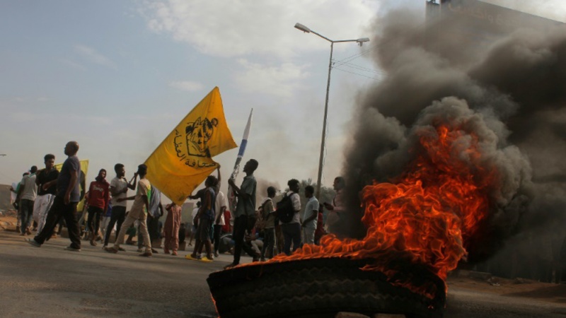 Sudan, nuove proteste anti-golpe, lacrimogeni contro migliaia di manifestanti