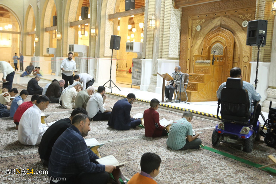 تقرير مصور / جلسة قرآنية تعليمية في مسجد الكوفة المعظم بمشاركة عدد من الزائرين الكرام