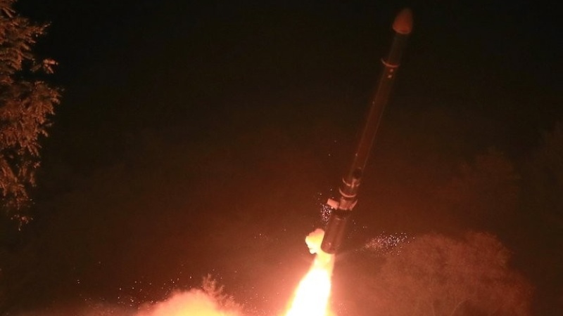 北朝鮮が長距離巡航ミサイル試射、キム・ジョンウン氏が指導