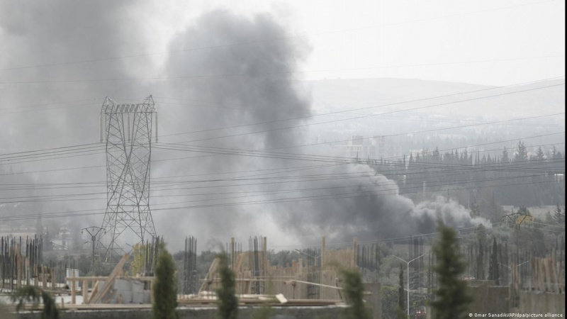 シリア首都で爆弾テロが発生、シリア軍兵士45人死傷
