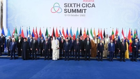 Таҳлил: Минтақагароӣ дар Шарқ, мантиқе барои гузар аз Ғарб