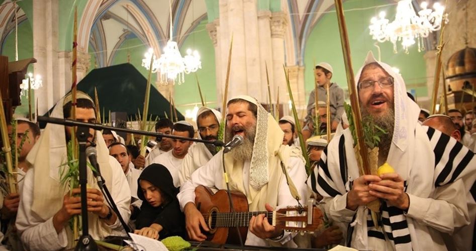 Jewish settlers hold overnight celebrations at Ibrahimi Mosque