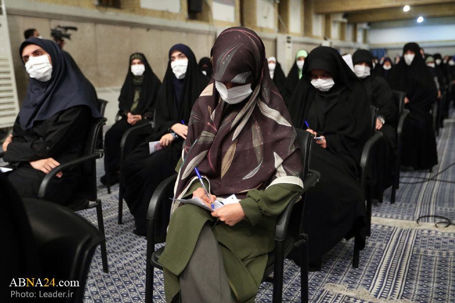 Фоторепортаж/Встреча Верховного Лидера с  представителями молодой научной элиты