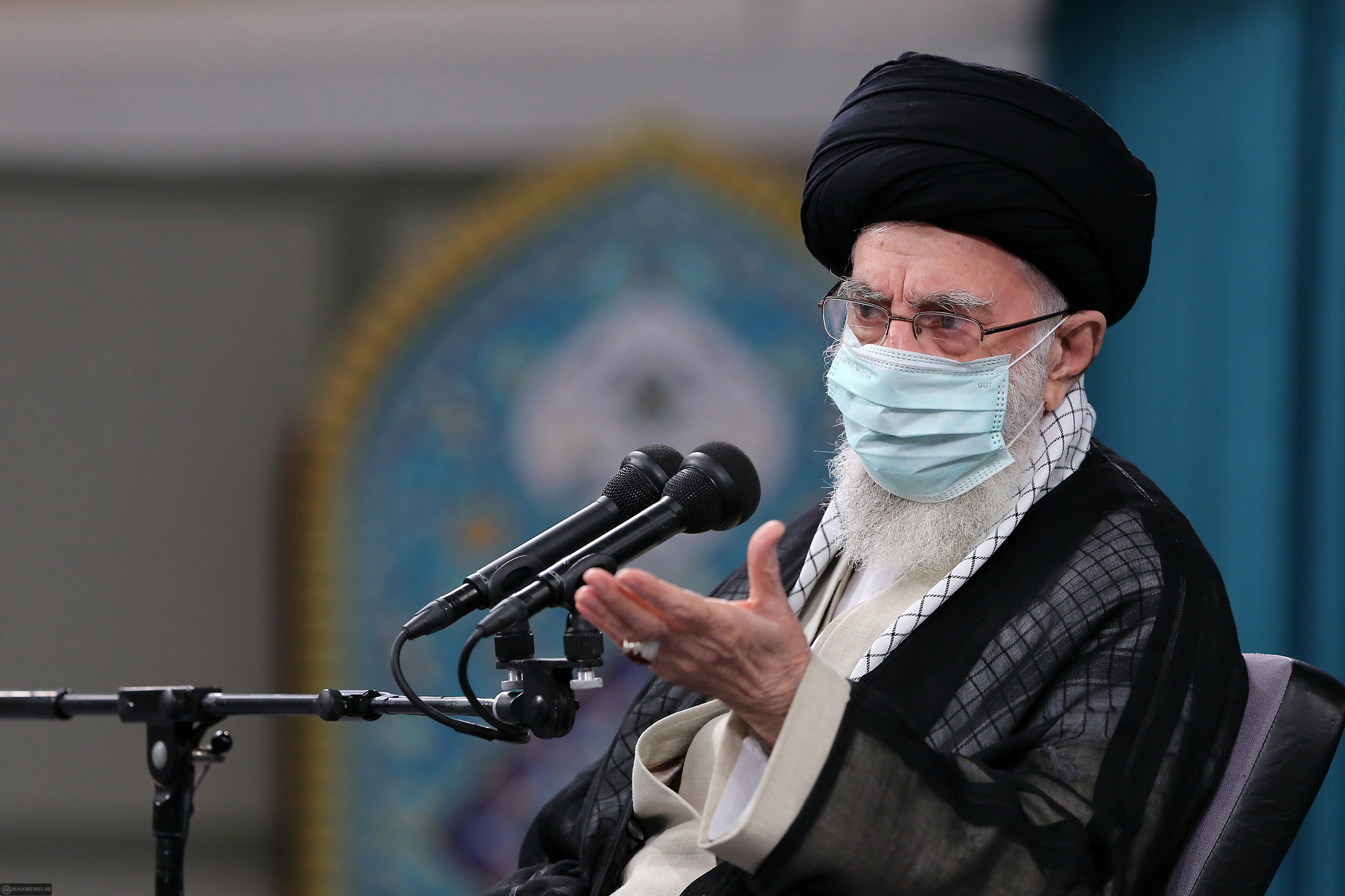 Imam Khamenei: Country’s academic elites source of honor for Iran (+Video)