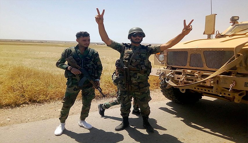 الجيش السوري يعترض رتلا عسكريا للاحتلال الأمريكي بالقامشلي