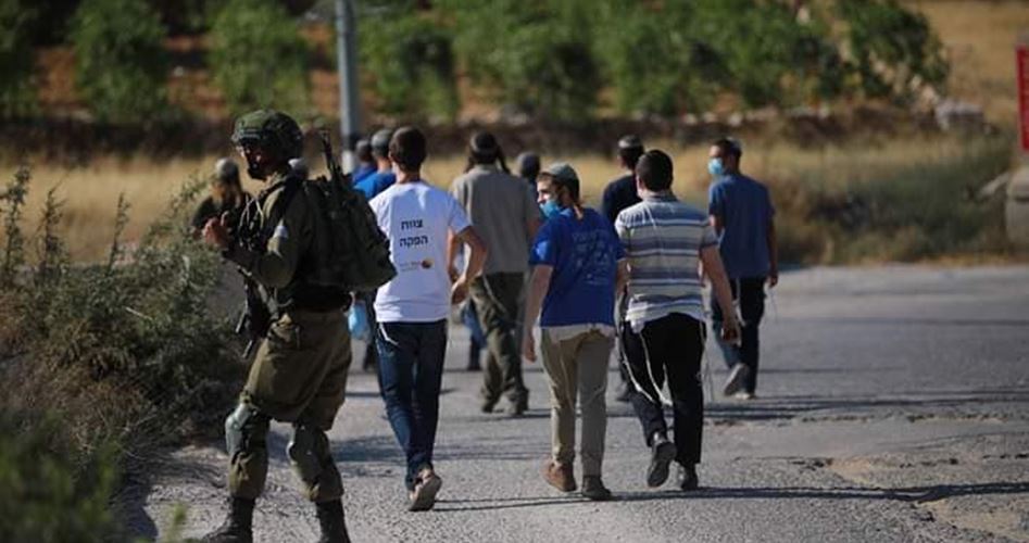 Dozens of extremist Jewish settlers attack Palestinian homes in Bethlehem