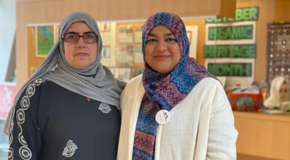 Canada: Cambridge city hall Islamic heritage display aims to educate, spread love