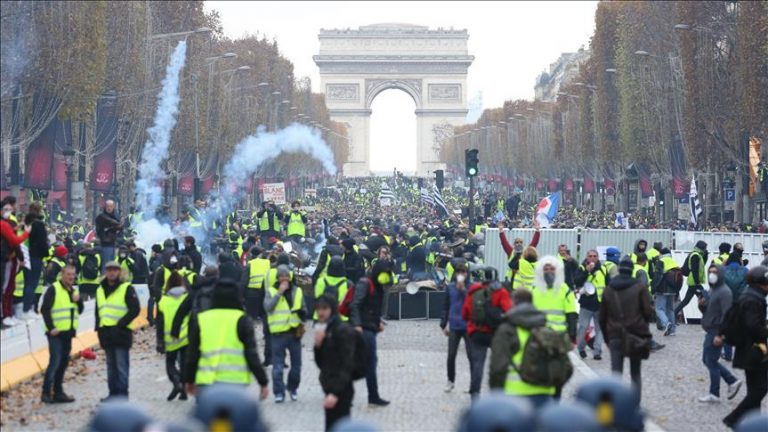 Protestas en Francia y en Irán: La hipocresía y el doble rasero de los medios y los círculos de poder occidentales