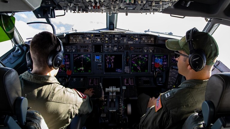 اعتقال طيار أمريكي في أستراليا بتهمة "تدريب الطيارين الصينيين"