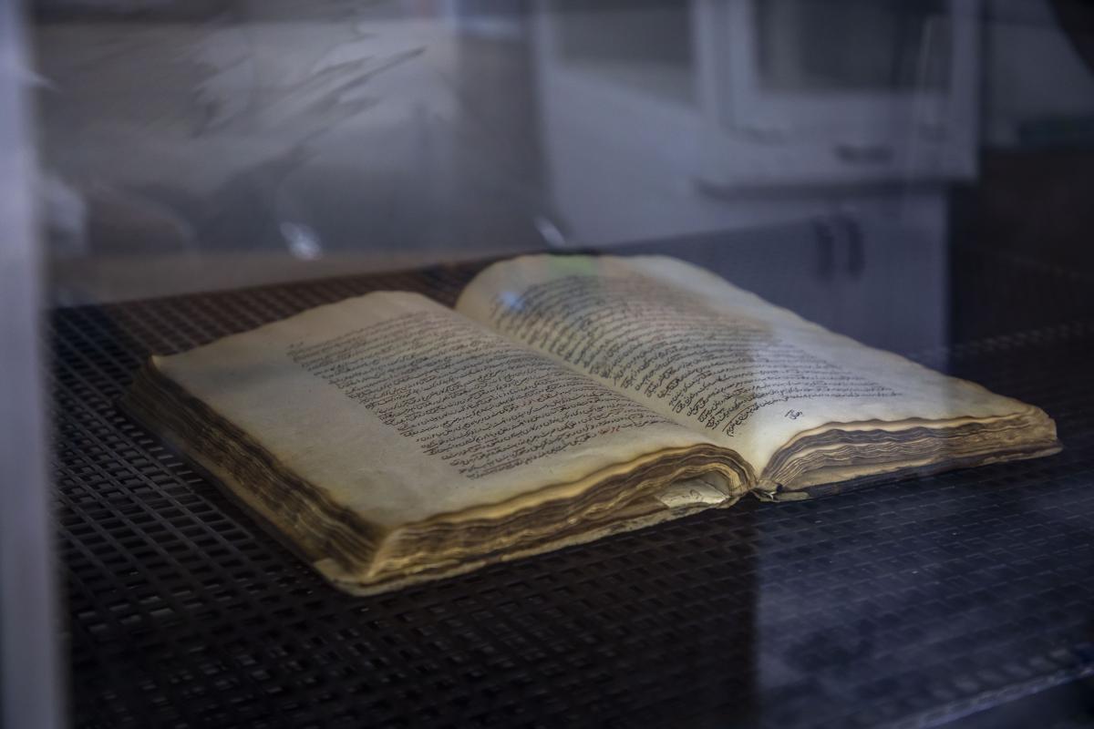 Al-Abbas shrine's Culltural Affairs: This is how dealing with documents and manuscripts