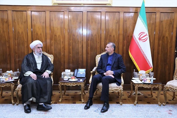 آية الله رمضاني: تعزيز الحوار بين نخب العالم الإسلامي والتركيز على العدالة السبيل الى الخلاص من الازمات الراهنة