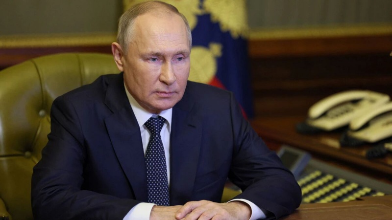 Путин: Аврасијанын әһәмијјәти илдән-илә артыр