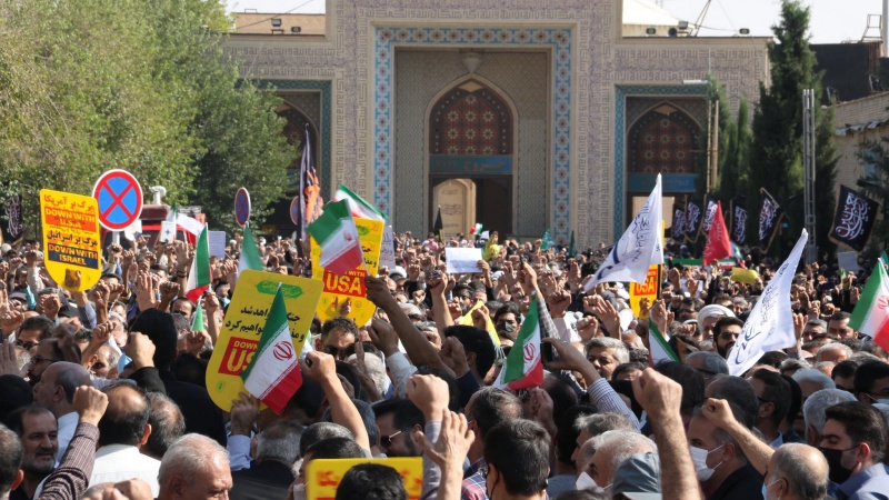 イラン南部テロ攻撃の殉教者の葬儀が実施
