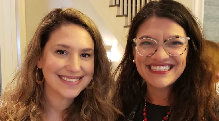 Periodista judía estadounidense Katie Halper despedida de The Hill por apoyar la definición de “Israel” como un régimen de apartheid