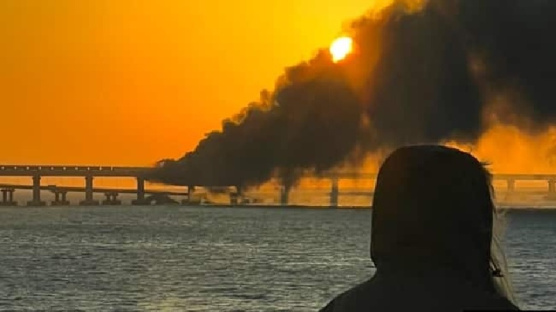 Schwerer Brand auf Krim-Brücke