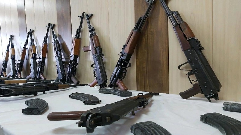 Иранын ҹәнуб-гәрбиндә полис силаһ алвери илә мәшғул олан дәстәни мәһв едиб
