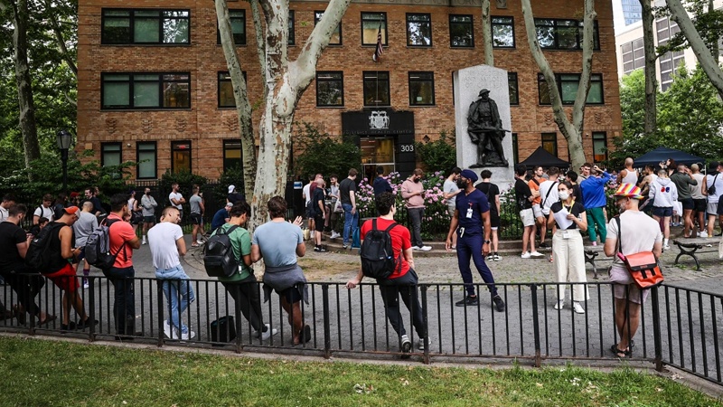 米ＮＹ市長が非常事態宣言、米南部からの移民移送巡り