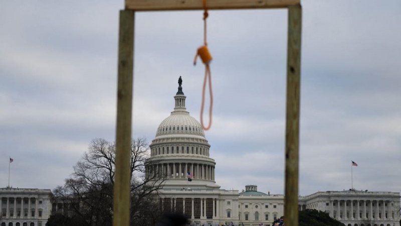世論調査；「米での民主主義は、崩壊の危険に直面」