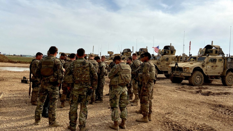 China kritisiert die „reichen“ USA, weil sie das „arme“ Syrien illegal besetzen und seine Ressourcen plündern