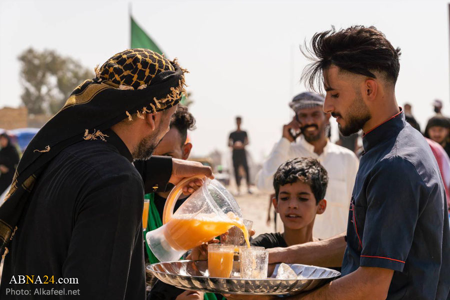 تقرير مصور / مواكب حسينية تقدم الخدمات لزوار أربعينية الإمام الحسين (ع) في طرق الى كربلاء  المقدسة