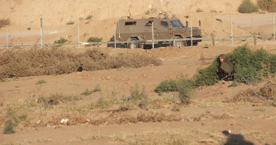 Israeli terrorist forces arrests Palestinian in northern Gaza border area