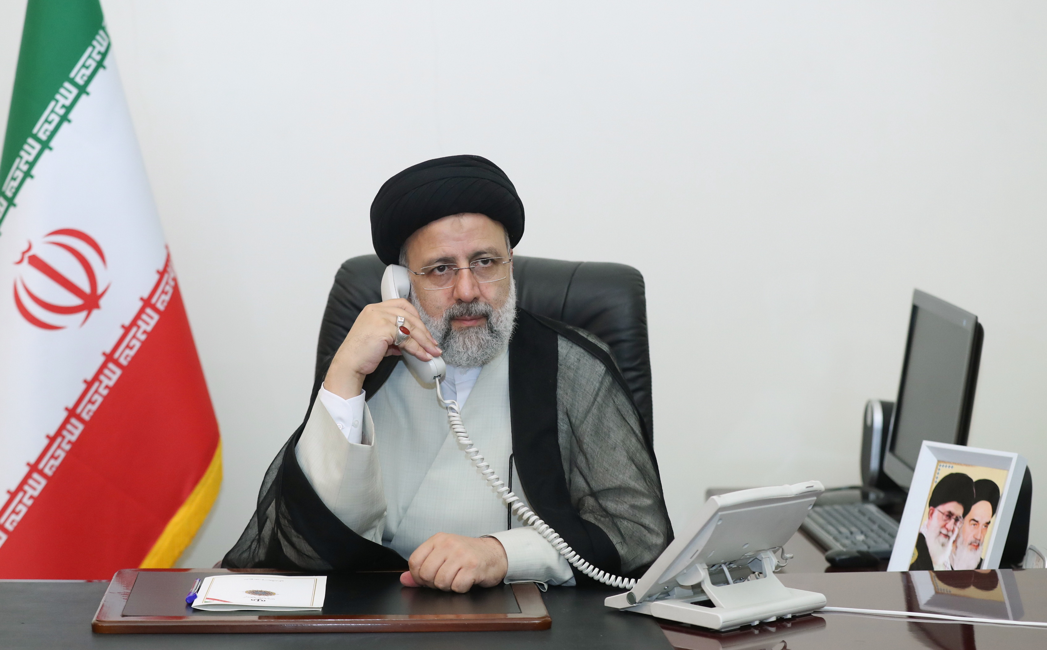 Presiden Raisi Pastikan Peziarah Arbain Iran bisa Melalui Jalur Darat ke Irak 